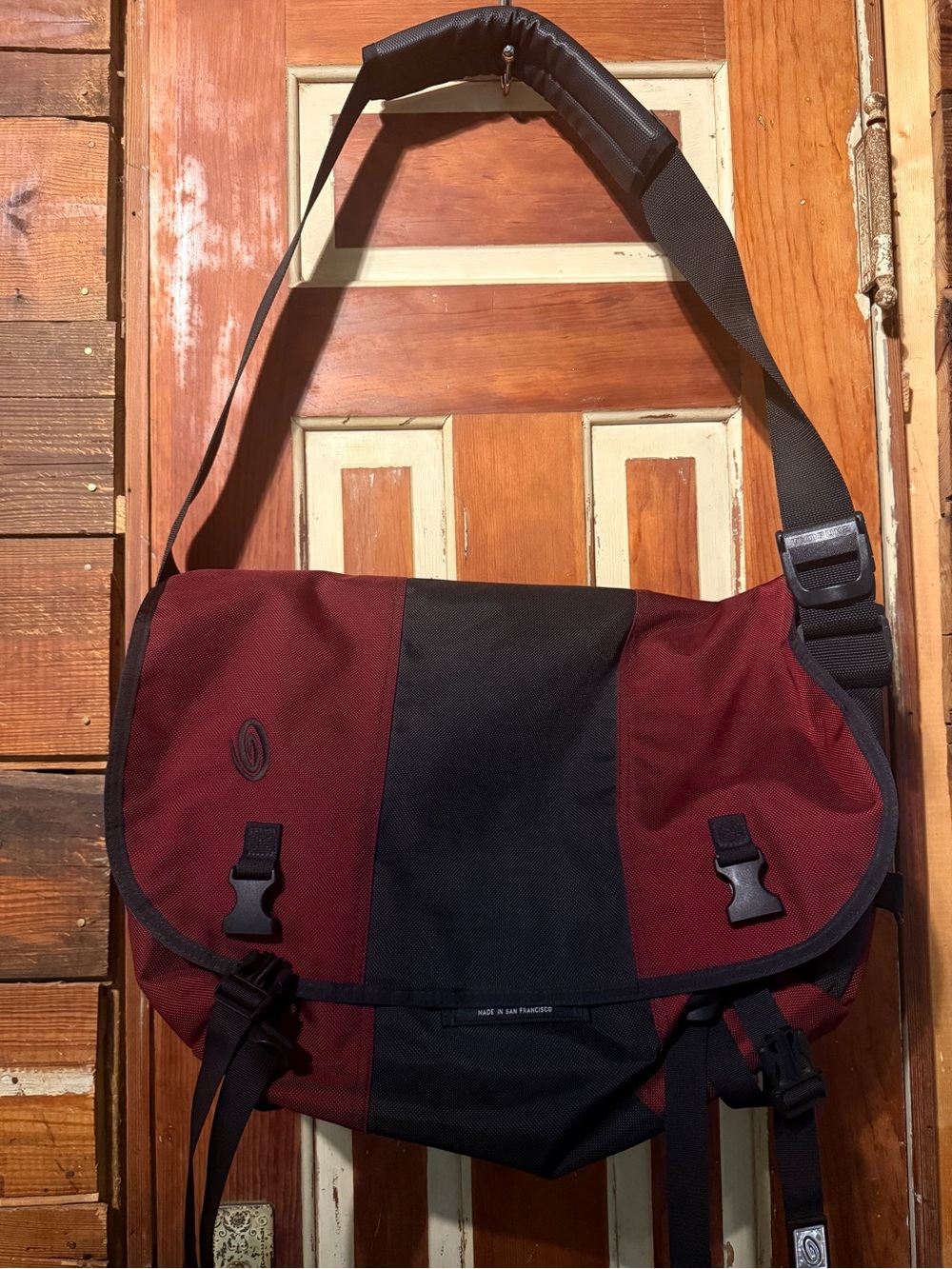 Maroon & Black Canvas Messenger Bag - Unknown Brand
